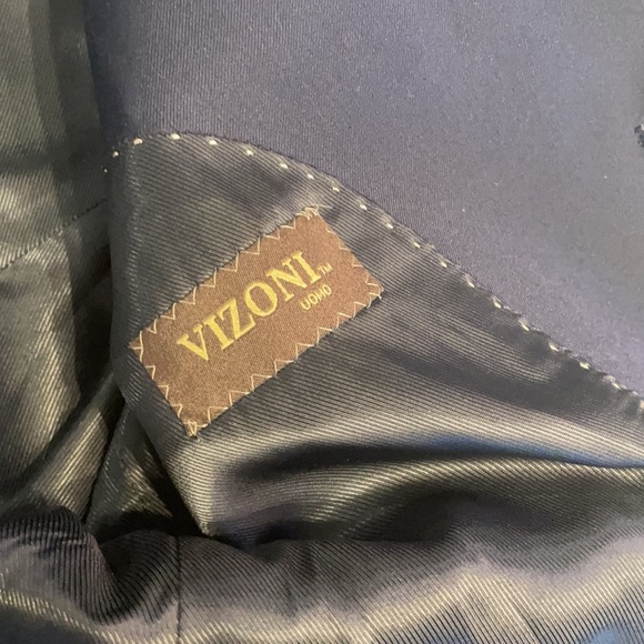 Selling my Vizoni suit. Good fabric and no stain - Picture 3 of 3